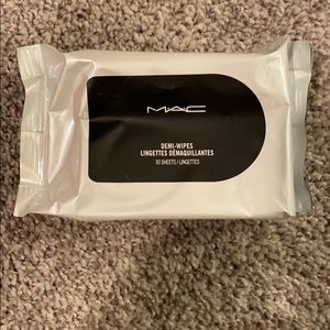 MAC Cosmetics Wipes - New